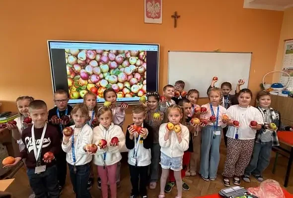 Światowy Dzień Jabłka w klasie I a w Zambrowie