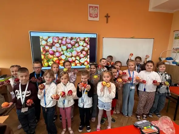Światowy Dzień Jabłka w klasie I a w Zambrowie