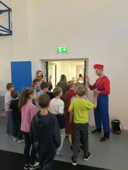Teatr uczy bezpieczeństwa – spektakle profilaktyczne w szkole