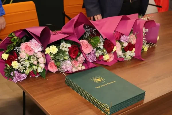 Dzień Edukacji Narodowej w Gminie Zambrów – podziękowania i nagrody dla dyrektorów szkół