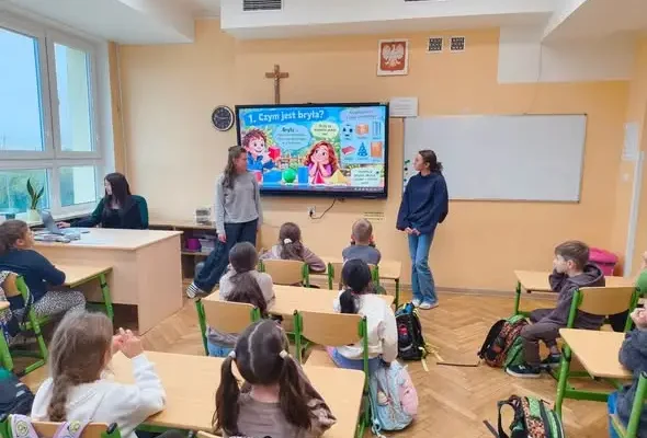 Uczennice z VII d poprowadziły warsztaty matematyczne dla klasy II c