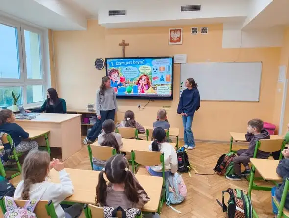 Uczennice z VII d poprowadziły warsztaty matematyczne dla klasy II c